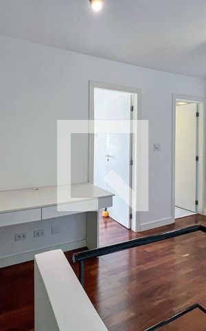 Apartamento à venda com 92m², 2 quartos e 1 vaga Apartamento à venda com 92m², 2 quartos e 1 vagaEscritório