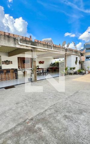 Casa à venda com 620m², 5 quartos e 10 vagas Casa à venda com 620m², 5 quartos e 10 vagasÁrea comum