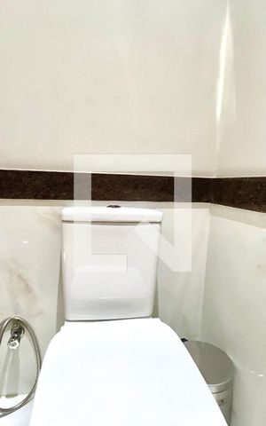 Casa à venda com 620m², 5 quartos e 10 vagas Casa à venda com 620m², 5 quartos e 10 vagasLavabo