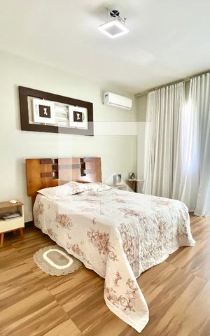 Casa à venda com 620m², 5 quartos e 10 vagas Casa à venda com 620m², 5 quartos e 10 vagasQuarto