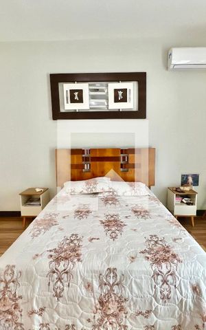 Casa à venda com 620m², 5 quartos e 10 vagas Casa à venda com 620m², 5 quartos e 10 vagasQuarto