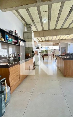 Casa à venda com 620m², 5 quartos e 10 vagas Casa à venda com 620m², 5 quartos e 10 vagasÁrea comum