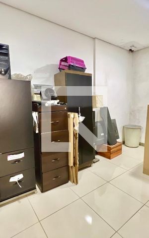 Casa à venda com 620m², 5 quartos e 10 vagas Casa à venda com 620m², 5 quartos e 10 vagasQuarto de serviço