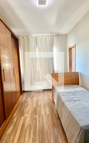 Casa à venda com 620m², 5 quartos e 10 vagas Casa à venda com 620m², 5 quartos e 10 vagasQuarto