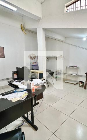 Casa à venda com 620m², 5 quartos e 10 vagas Casa à venda com 620m², 5 quartos e 10 vagasEscritório