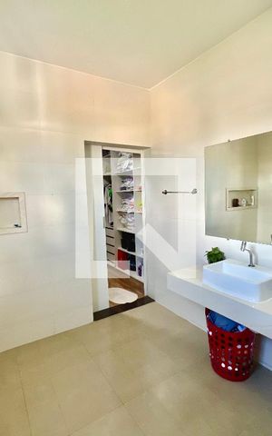 Casa à venda com 620m², 5 quartos e 10 vagas Casa à venda com 620m², 5 quartos e 10 vagasBanheiro