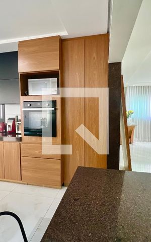 Casa à venda com 620m², 5 quartos e 10 vagas Casa à venda com 620m², 5 quartos e 10 vagasCozinha