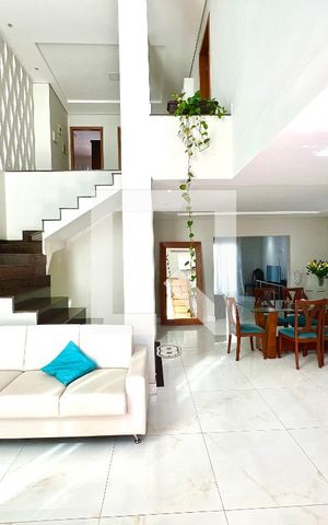 Casa à venda com 620m², 5 quartos e 10 vagas Casa à venda com 620m², 5 quartos e 10 vagasSala