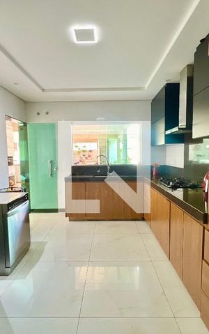 Casa à venda com 620m², 5 quartos e 10 vagas Casa à venda com 620m², 5 quartos e 10 vagasCozinha