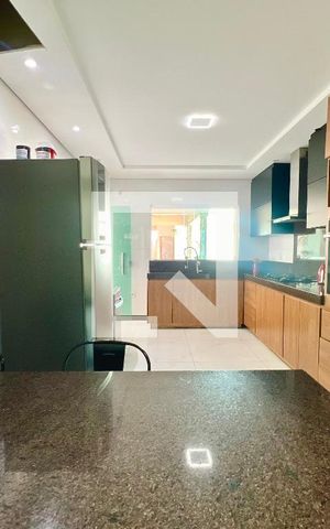 Casa à venda com 620m², 5 quartos e 10 vagas Casa à venda com 620m², 5 quartos e 10 vagasCozinha