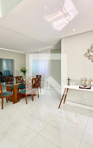 Casa à venda com 620m², 5 quartos e 10 vagas Casa à venda com 620m², 5 quartos e 10 vagasSala