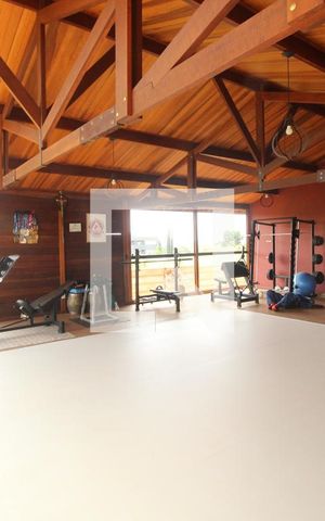 Casa de condomínio à venda com 700m², 4 quartos e 6 vagasAcademia