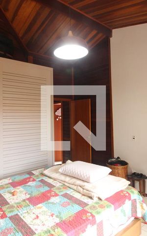 Casa de condomínio à venda com 700m², 4 quartos e 6 vagasQuarto