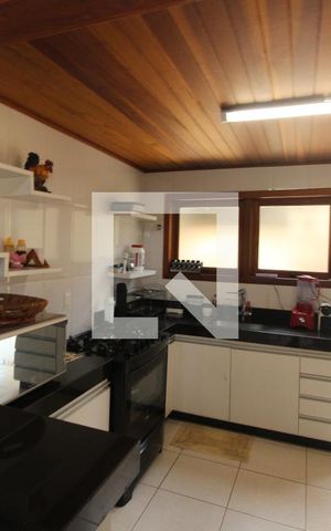 Casa de condomínio à venda com 700m², 4 quartos e 6 vagasCozinha