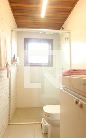 Casa de condomínio à venda com 700m², 4 quartos e 6 vagasBanheiro