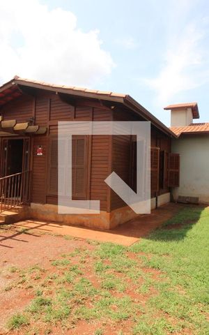 Casa de condomínio à venda com 700m², 4 quartos e 6 vagasÁrea externa