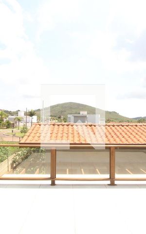 Casa de condomínio à venda com 700m², 4 quartos e 6 vagasTerraço