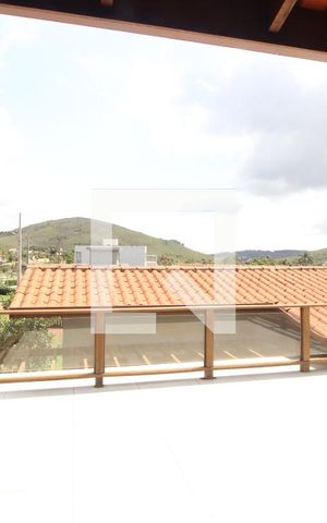 Casa de condomínio à venda com 700m², 4 quartos e 6 vagasTerraço