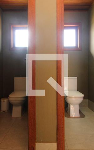 Casa de condomínio à venda com 700m², 4 quartos e 6 vagasBanheiros