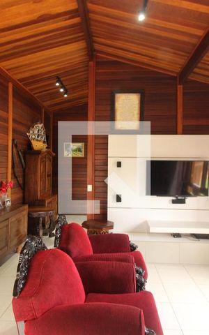 Casa de condomínio à venda com 700m², 4 quartos e 6 vagasSala