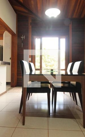 Casa de condomínio à venda com 700m², 4 quartos e 6 vagasSala
