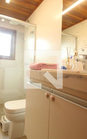 Casa de condomínio à venda com 700m², 4 quartos e 6 vagasBanheiro