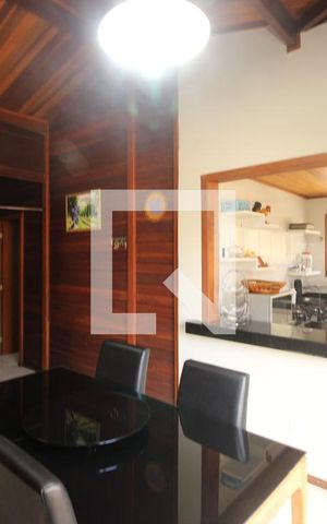 Casa de condomínio à venda com 700m², 4 quartos e 6 vagasSala