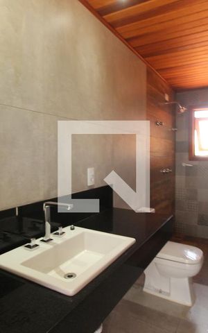 Casa de condomínio à venda com 700m², 4 quartos e 6 vagasBanheiro