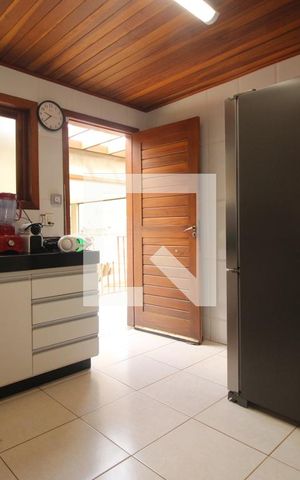 Casa de condomínio à venda com 700m², 4 quartos e 6 vagasCozinha