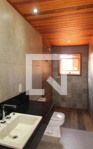 Casa de condomínio à venda com 700m², 4 quartos e 6 vagasBanheiro