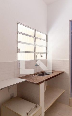 Studio para alugar com 28m², 1 quarto e sem vaga Studio para alugar com 28m², 1 quarto e sem vagaCozinha