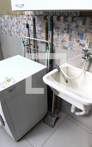 Casa de condomínio à venda com 68m², 2 quartos e 1 vaga Casa de condomínio à venda com 68m², 2 quartos e 1 vagaÁrea de serviço