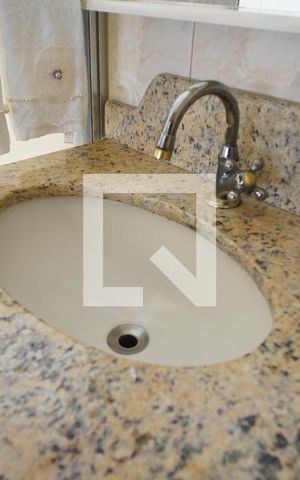 Apartamento à venda com 60m², 2 quartos e sem vagaBanheiro
