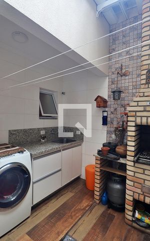 Casa à venda com 95m², 3 quartos e 2 vagasÁrea de Serviço