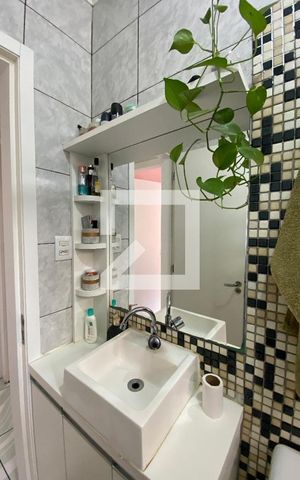 Casa à venda com 240m², 2 quartos e 2 vagas Casa à venda com 240m², 2 quartos e 2 vagasBanheiro