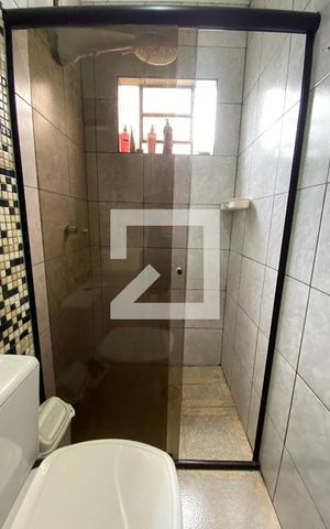 Casa à venda com 240m², 2 quartos e 2 vagas Casa à venda com 240m², 2 quartos e 2 vagasBanheiro