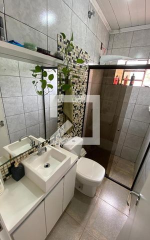 Casa à venda com 240m², 2 quartos e 2 vagas Casa à venda com 240m², 2 quartos e 2 vagasBanheiro