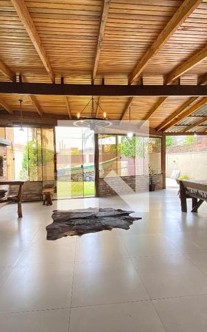 Casa à venda com 240m², 2 quartos e 2 vagas Casa à venda com 240m², 2 quartos e 2 vagasÁrea comum