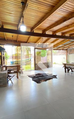 Casa à venda com 240m², 2 quartos e 2 vagas Casa à venda com 240m², 2 quartos e 2 vagasÁrea comum