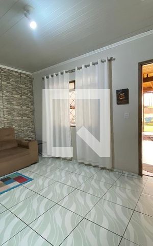 Casa à venda com 240m², 2 quartos e 2 vagas Casa à venda com 240m², 2 quartos e 2 vagasSala