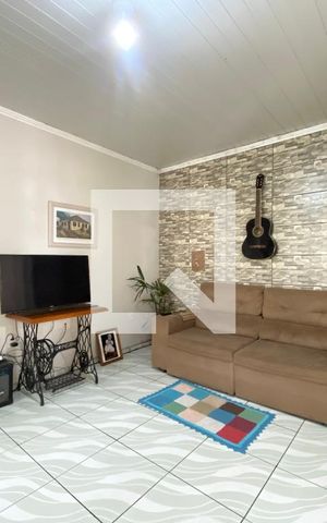 Casa à venda com 240m², 2 quartos e 2 vagas Casa à venda com 240m², 2 quartos e 2 vagasSala