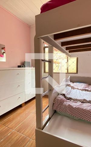 Casa à venda com 240m², 2 quartos e 2 vagas Casa à venda com 240m², 2 quartos e 2 vagasQuarto 1