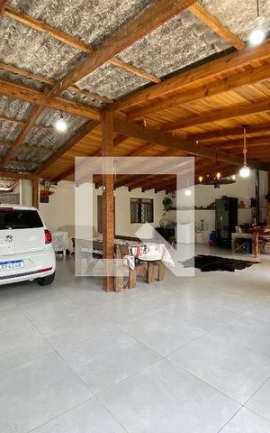 Casa à venda com 240m², 2 quartos e 2 vagas Casa à venda com 240m², 2 quartos e 2 vagasÁrea comum
