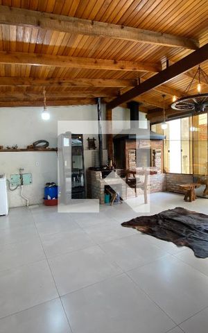 Casa à venda com 240m², 2 quartos e 2 vagas Casa à venda com 240m², 2 quartos e 2 vagasÁrea comum