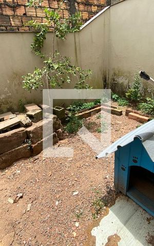 Casa à venda com 240m², 2 quartos e 2 vagas Casa à venda com 240m², 2 quartos e 2 vagasÁrea comum