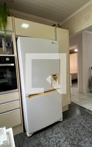 Casa à venda com 240m², 2 quartos e 2 vagas Casa à venda com 240m², 2 quartos e 2 vagasCozinha