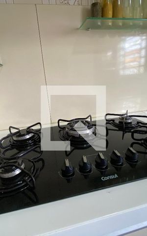 Casa à venda com 240m², 2 quartos e 2 vagas Casa à venda com 240m², 2 quartos e 2 vagasCozinha