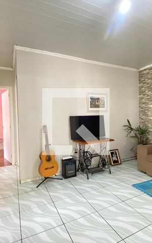 Casa à venda com 240m², 2 quartos e 2 vagas Casa à venda com 240m², 2 quartos e 2 vagasSala