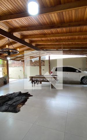 Casa à venda com 240m², 2 quartos e 2 vagas Casa à venda com 240m², 2 quartos e 2 vagasÁrea comum