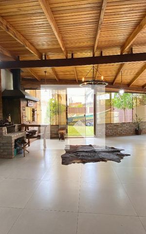 Casa à venda com 240m², 2 quartos e 2 vagas Casa à venda com 240m², 2 quartos e 2 vagasÁrea comum